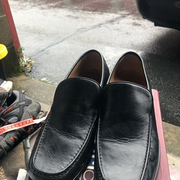 Loake Siena Lifestyle Men's Black Leather Slip On Dress Shoes Size